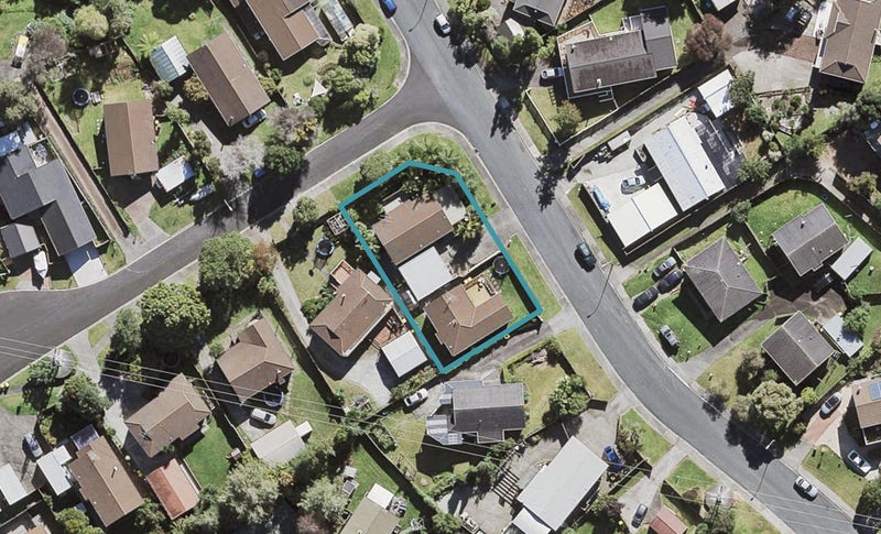 2/32 Hale Crescent, Bayview, Auckland - Carousel 1