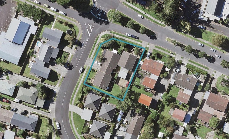 1/7 Highland Park Drive, Highland Park, Auckland - Carousel 1