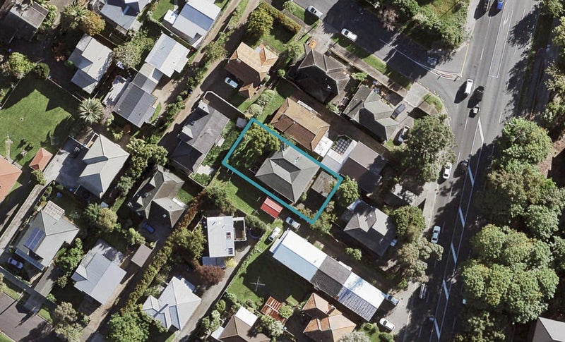 1521B Great North Road, Waterview, Auckland - Carousel 1