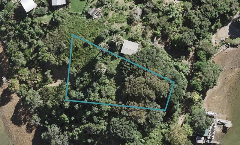 8 Pohutukawa Avenue, Ōmiha, Waiheke Island - Carousel 1