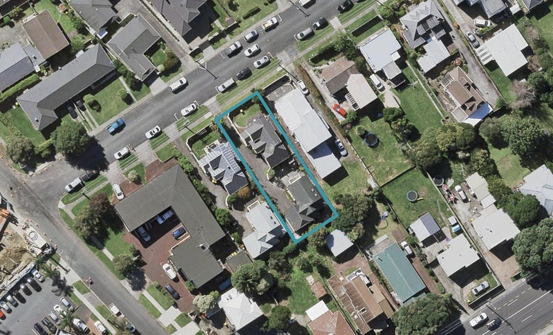 2/28 Lomond Street, Takapuna, Auckland - Carousel 1