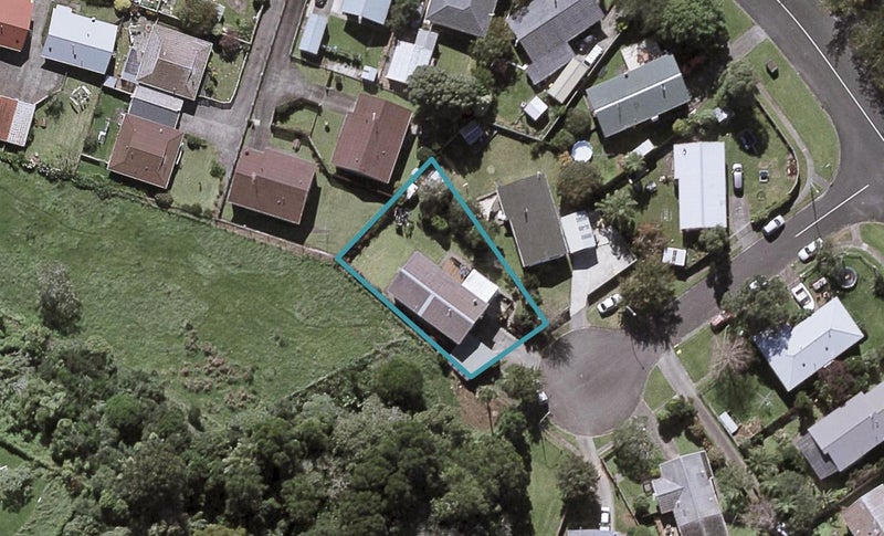 6 Skeet Place, Merrilands, New Plymouth - Carousel 1