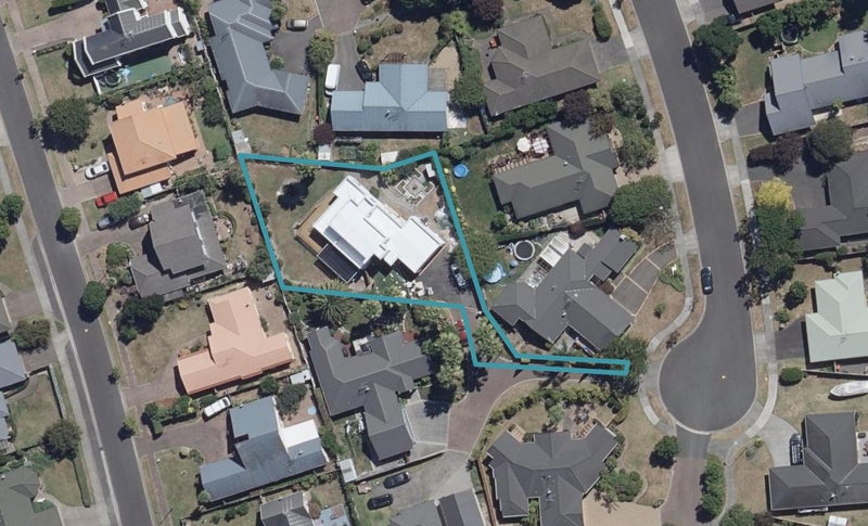 24 Fendalton Drive, Rototuna, Hamilton - Carousel 1