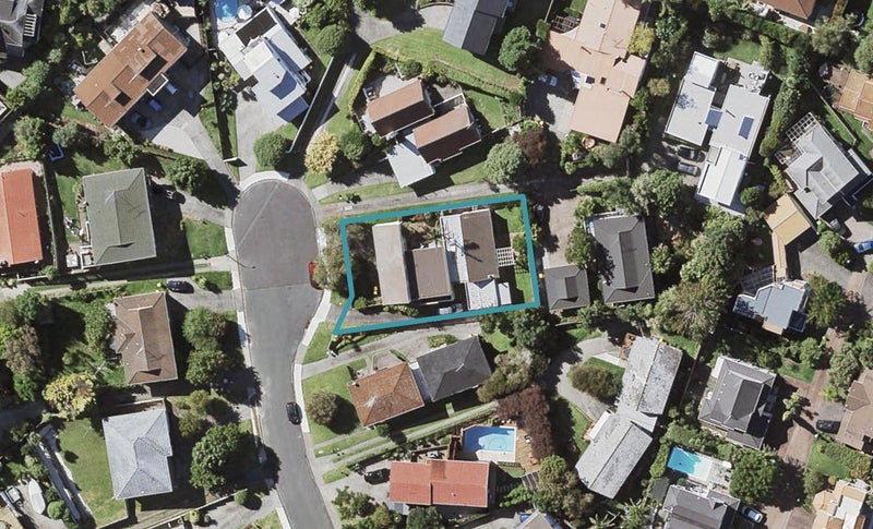 2/18 Prestige Place, Castor Bay, Auckland - Carousel 1