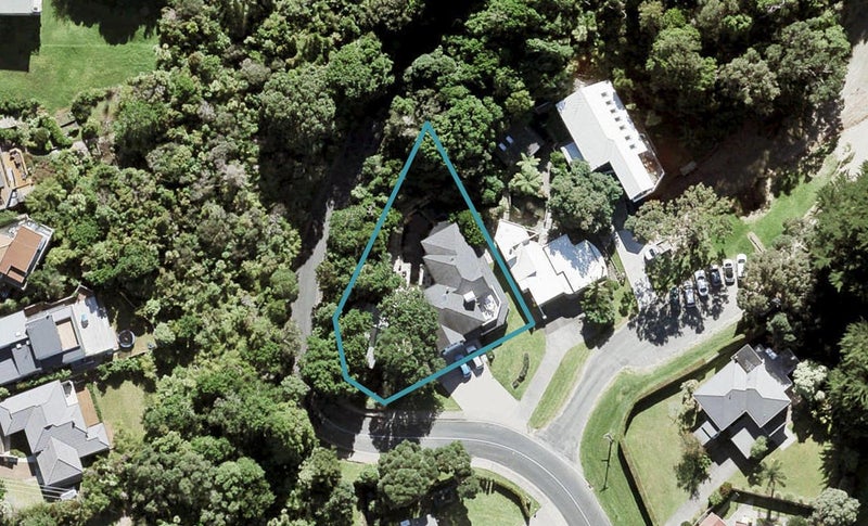 8 Moreton Drive, Manly, Whangaparaoa - Carousel 1