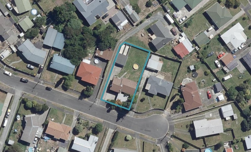 11 Cricket Place, Melville, Hamilton - Carousel 1