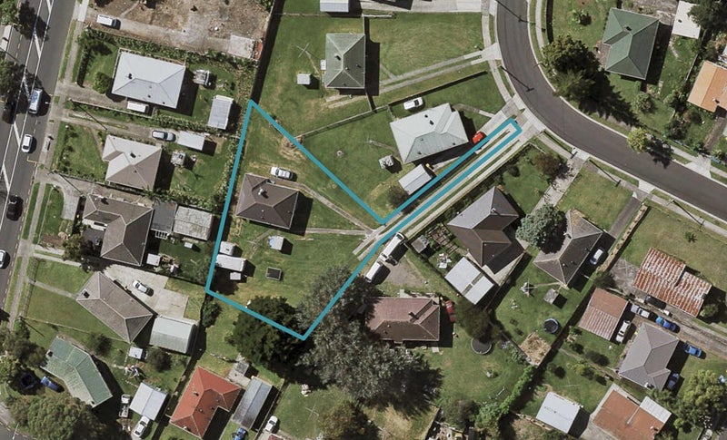 25 Clutha Crescent, Clover Park, Auckland - Carousel 1