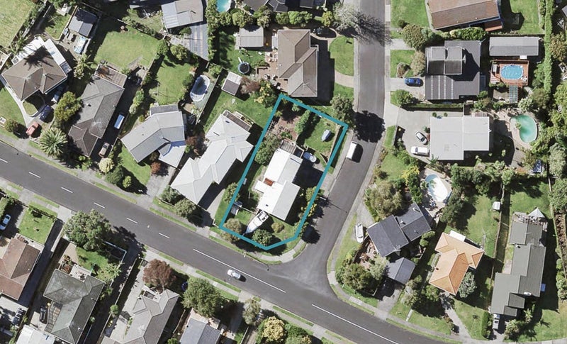14 Advene Road, Cockle Bay, Auckland - Carousel 1