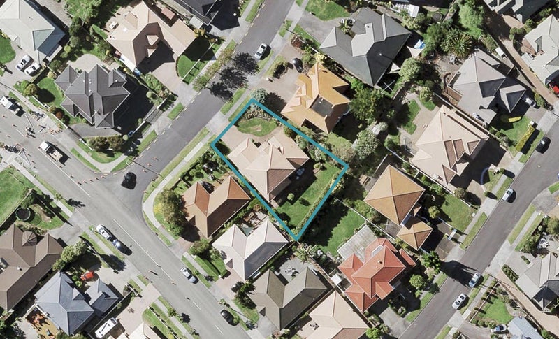 3 Rochester Crescent, Somerville, Auckland - Carousel 1