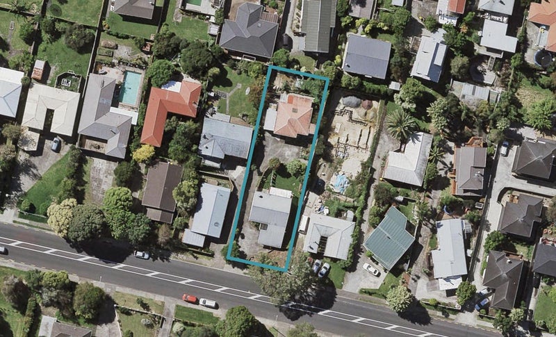 2/16 Reeves Road, Pakuranga, Auckland - Carousel 1