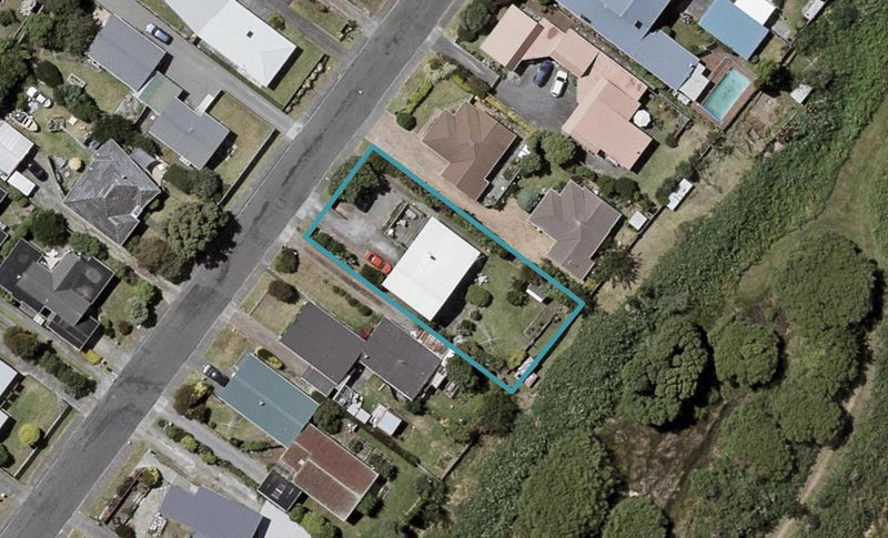 27 Teoti Street, Paraparaumu Beach, Paraparaumu - Carousel 1