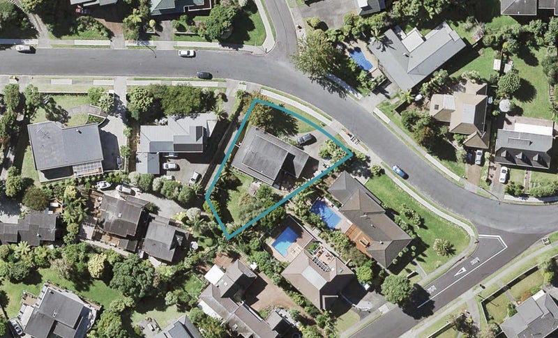6 Penguin Drive, Murrays Bay, Auckland - Carousel 1