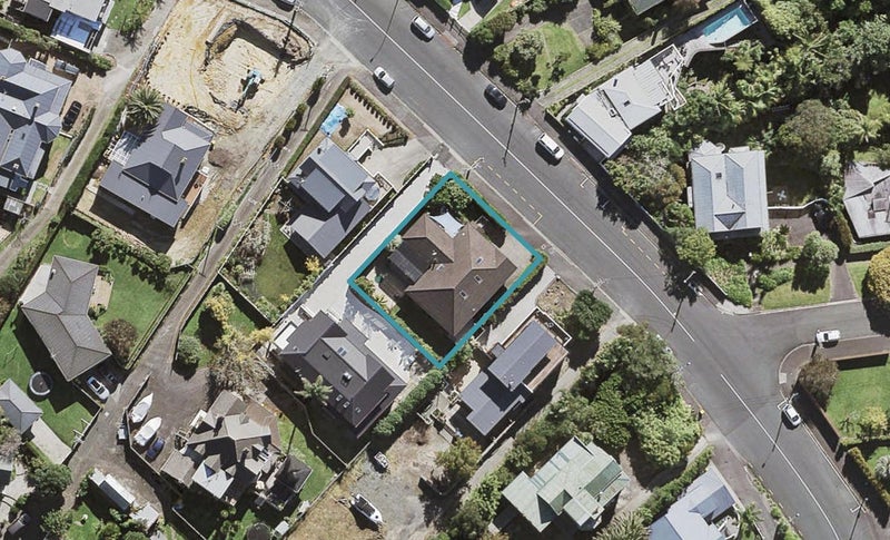 28 Hinemoa Street, Birkenhead, Auckland - Carousel 1