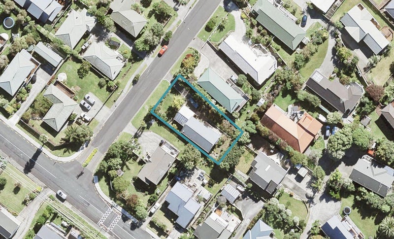 4 Charlotte Street, Stanmore Bay, Whangaparaoa - Carousel 1