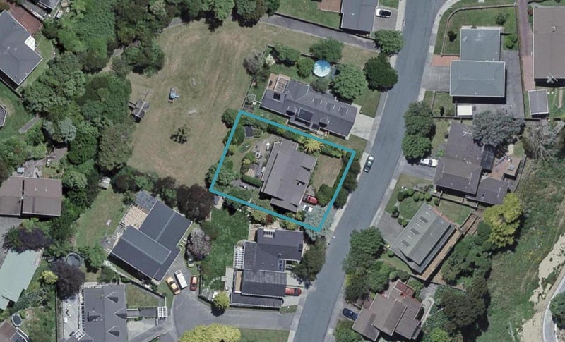 15 Burbank Crescent, Churton Park, Wellington - Carousel 1