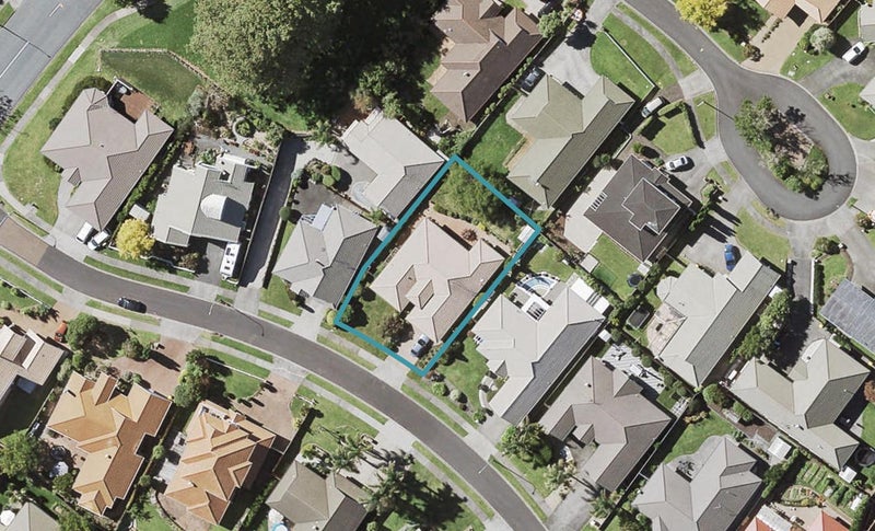 10 Thirlmere Rise, Northpark, Auckland - Carousel 1