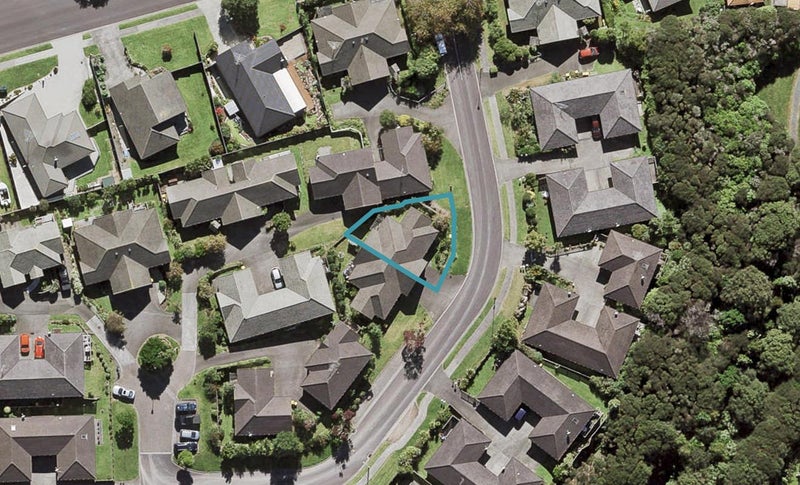 7 Regents Park Place, Westgate, Auckland - Carousel 1
