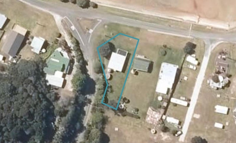 2 Bay View Road, POUTO - Carousel 1