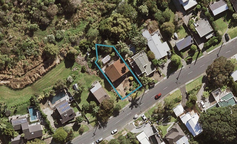 24 Sylvan Avenue, Northcote, Auckland - Carousel 1
