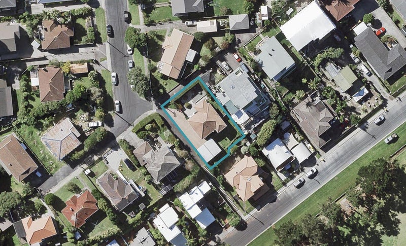 31 Niccol Avenue, Narrow Neck, Auckland - Carousel 1