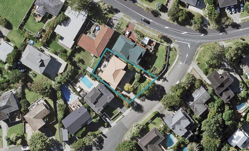 2 Kiri Place, Mairangi Bay, Auckland - Carousel 1