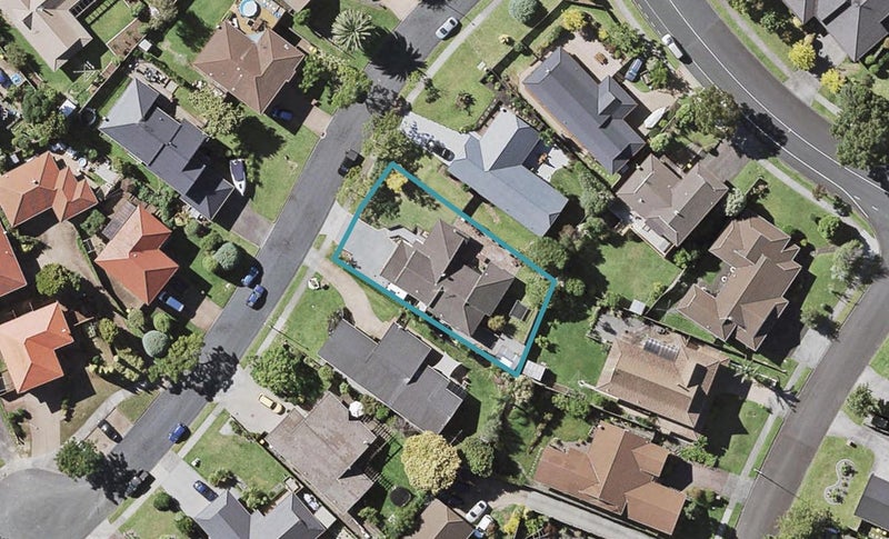 4 Billabong Place, Botany Downs, Auckland - Carousel 1