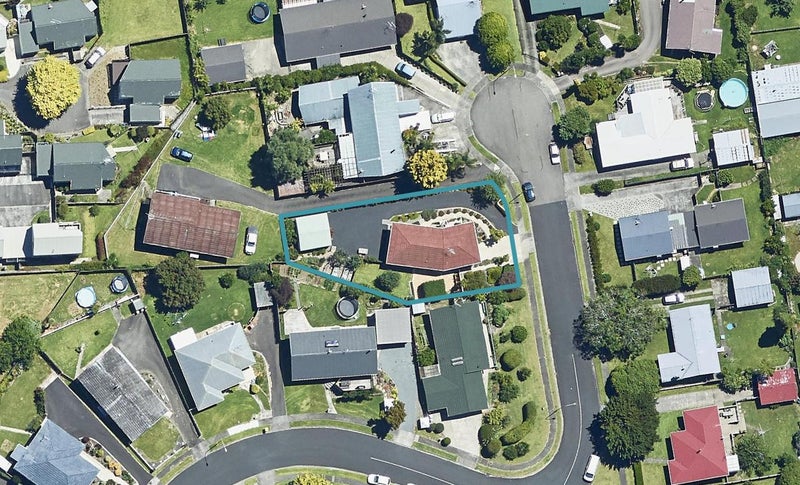 6 Lorna Place, Brookfield, Tauranga - Carousel 1