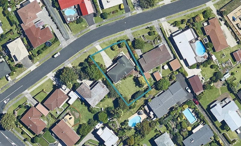 10 Clivedene Street, Matua, Tauranga - Carousel 1