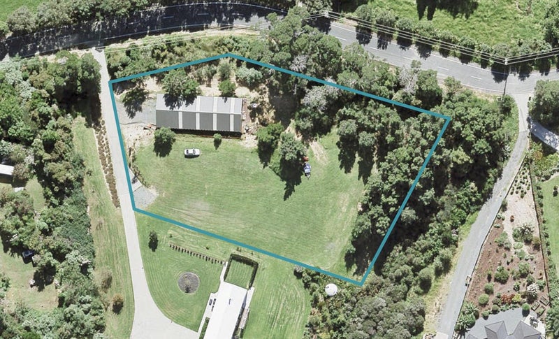 31 Hobbs Road, Matakatia, Whangaparaoa - Carousel 1