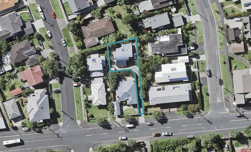 20B Old Lake Road, Narrow Neck, Auckland - Carousel 1