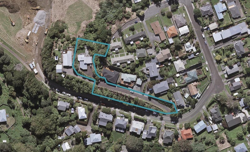 18 Sycamore Grove, Lower Vogeltown, New Plymouth - Carousel 1