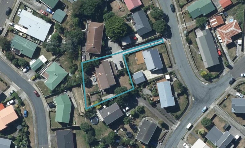 16 Clipper Street, Titahi Bay, Porirua - Carousel 1