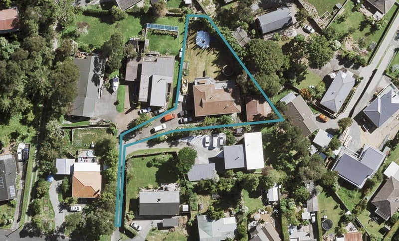 185B Godley Road, Titirangi, Auckland - Carousel 1