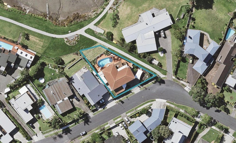 37 Riverlea Avenue, Pakuranga, Auckland - Carousel 1