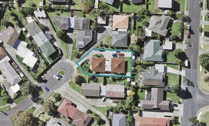 2/30 Ballater Place, Highland Park, Auckland - Carousel 1