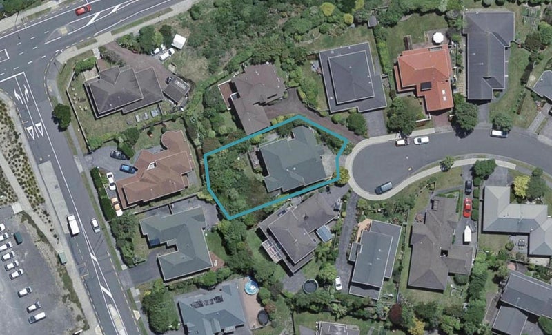 13 Aintree Grove, Churton Park, Wellington - Carousel 1