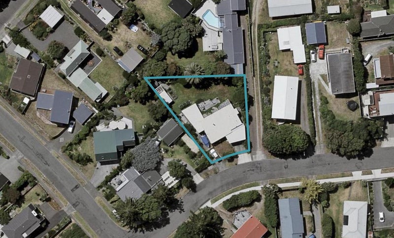 3 Jane Street, Waikanae Beach, Waikanae - Carousel 1