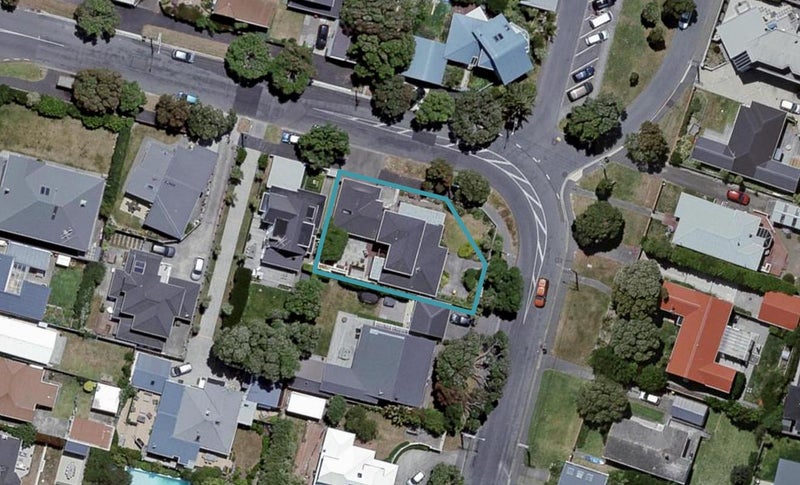 8 Hector Street, Seatoun, Wellington - Carousel 1