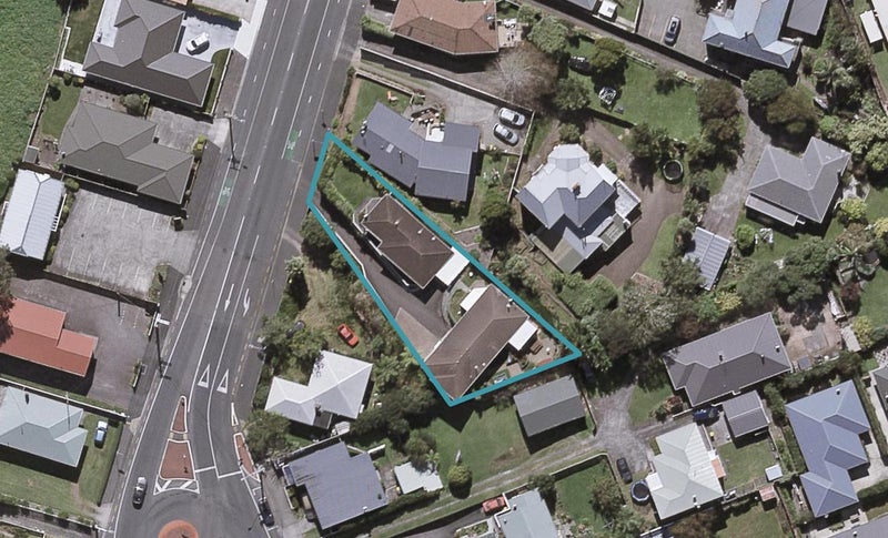 2/153 Tukapa Street, Westown, New Plymouth - Carousel 1