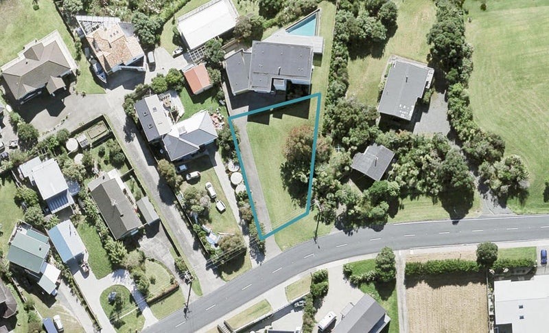 1464 Whangaparaoa Road, Army Bay, Whangaparāoa - Carousel 1