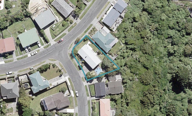 1 Laurel Grove, Maungaraki, Lower Hutt - Carousel 1