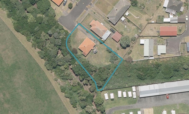 7 Elm Street, Gonville, Whanganui - Carousel 1