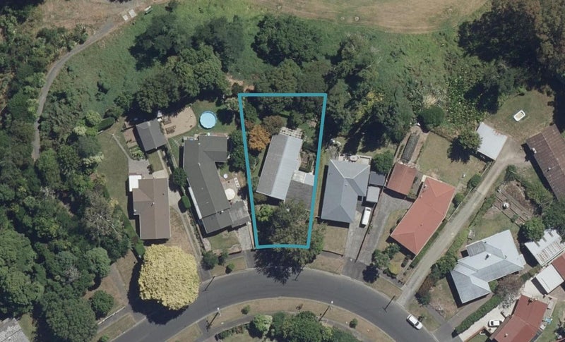 111 Fitzroy Avenue, Fitzroy, Hamilton - Carousel 1