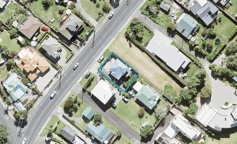 1033 Whangaparaoa Road, Tindalls Beach, Whangaparaoa - Carousel 1