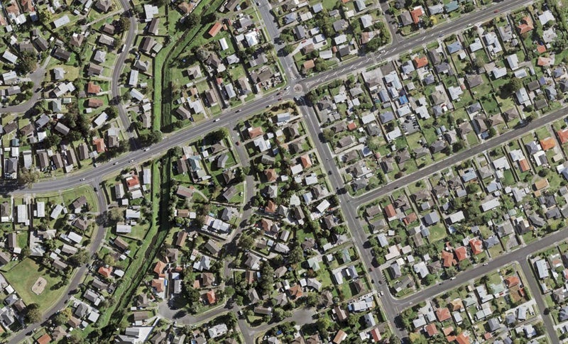 8D Hobart Crescent, Wattle Downs, Auckland - Carousel 1