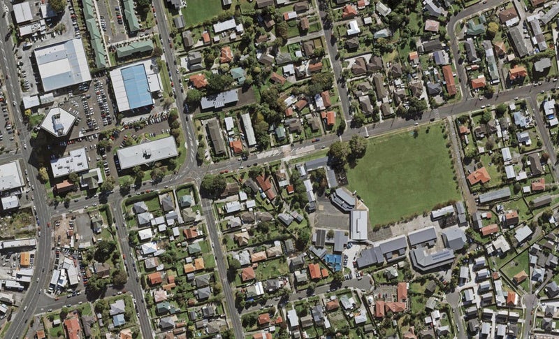 25 Fairburn Road, Otahuhu, Auckland - Carousel 1