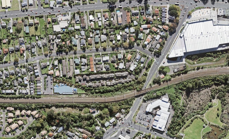 8/12 Arawa Street, New Lynn, Auckland - Carousel 1