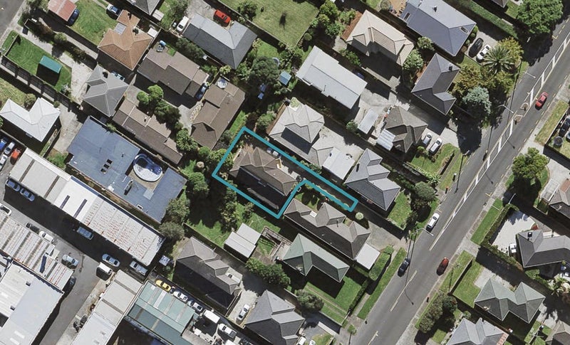 53A Hayr Road, Three Kings, Auckland - Carousel 1