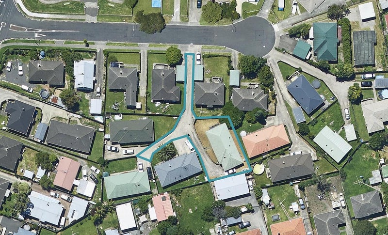 10E Surrey Grove, Parkvale, Tauranga - Carousel 1