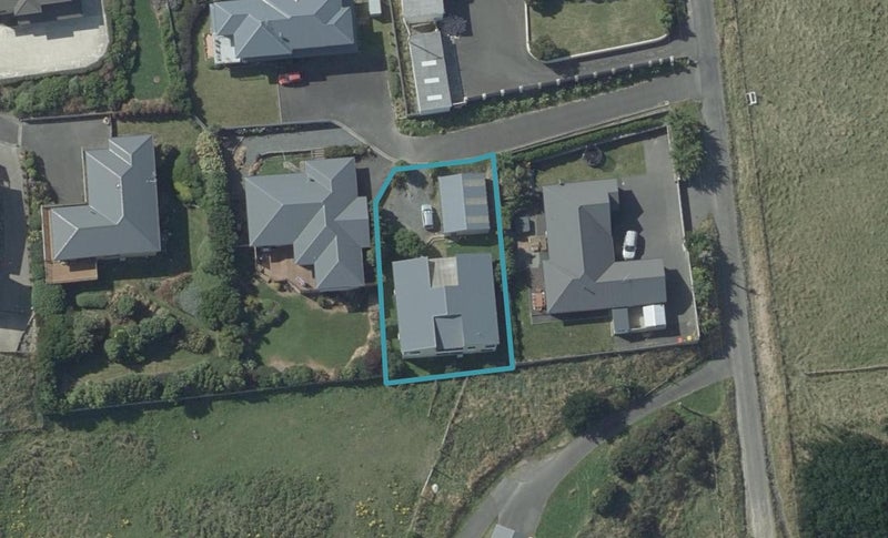 12A Hilton Road, Highcliff, Dunedin - Carousel 1